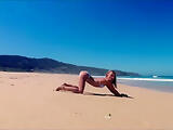 TRAVEL SHOW - Sasha Bikeyeva teases the public on the beach in Galicia