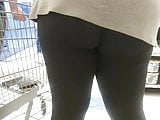 Huge Donk BBW at the checkout