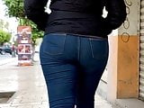 Big Ass Walking . Jeans Booty